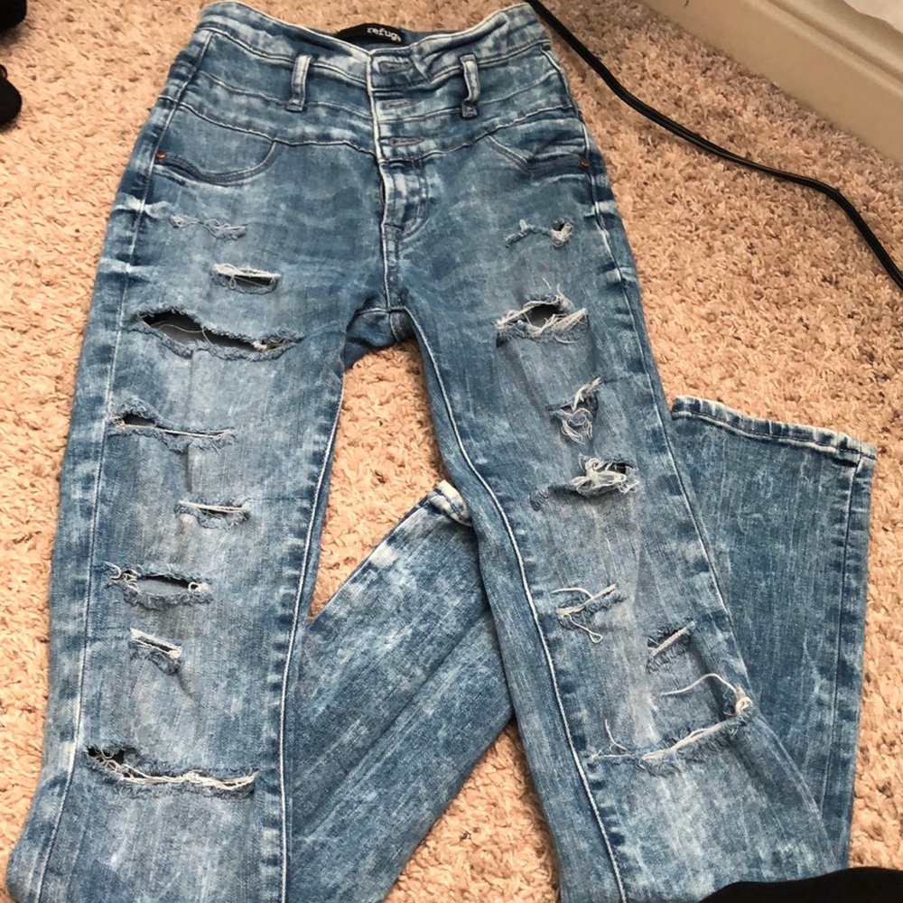 High Waisted Jeans!